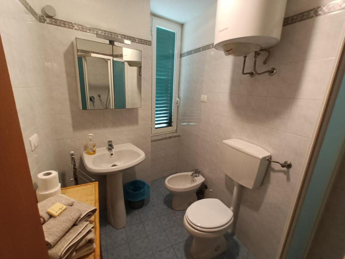 Sea Time Apartment Livorno Exterior photo